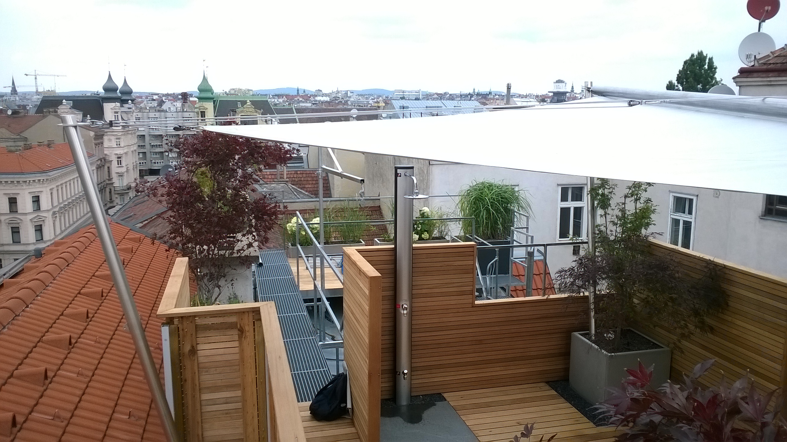 Tetőterasz napvitorla