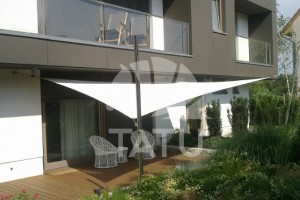 Állítható magasságú és dőlésszögű napvitorla 18