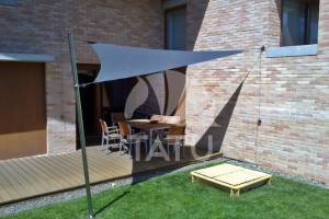 Állítható magasságú és dőlésszögű napvitorla 28