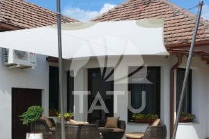 Állítható magasságú és dőlésszögű napvitorla 1