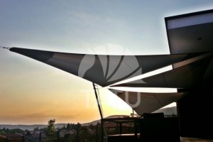 Állítható magasságú és dőlésszögű napvitorla 2