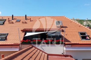 Állítható magasságú és dőlésszögű napvitorla 10