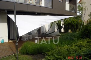 Állítható magasságú és dőlésszögű napvitorla 31