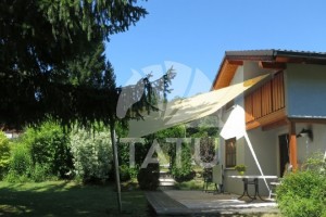 Állítható magasságú és dőlésszögű napvitorla 32