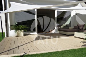 Állítható magasságú és dőlésszögű napvitorla 36