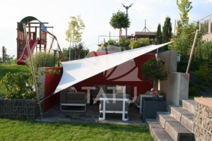 Állítható magasságú és dőlésszögű napvitorla 40